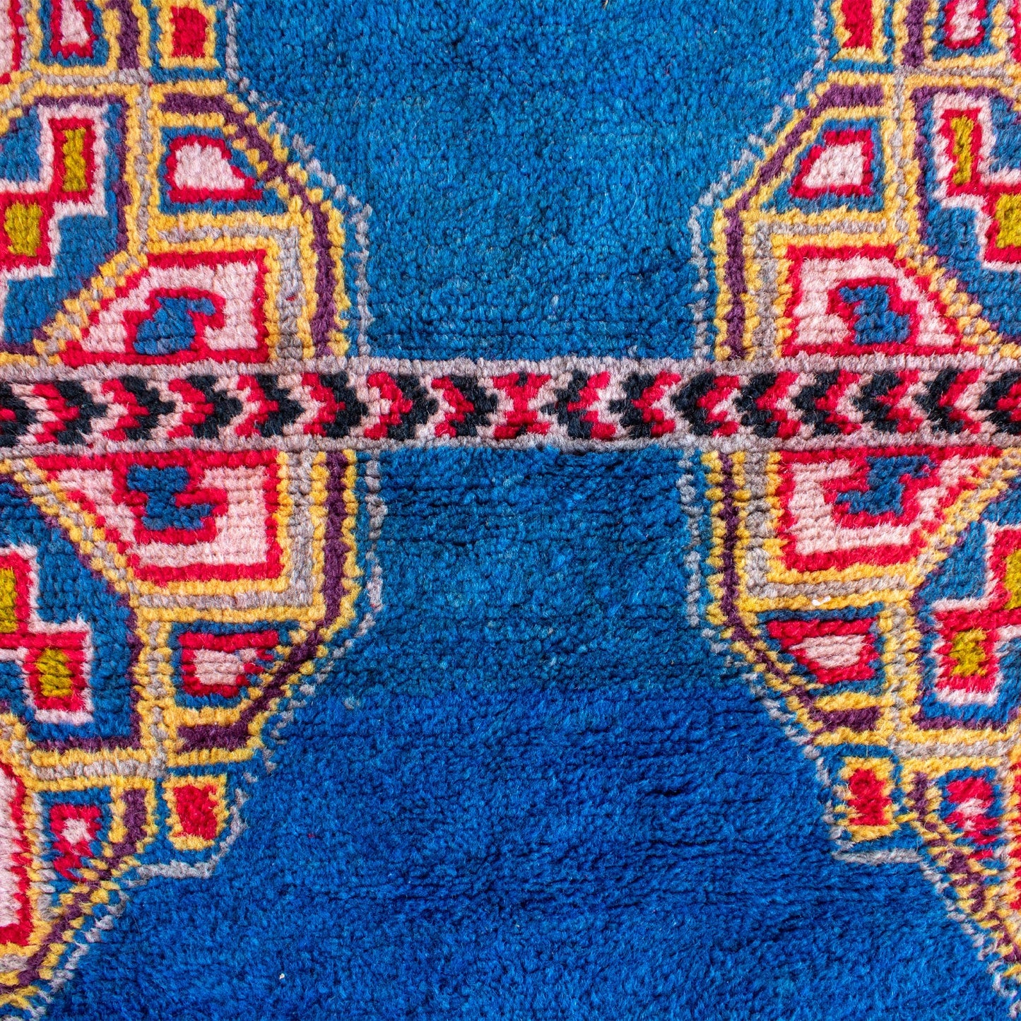 Beck Vintage Moroccan Taznakht Rug | 2'2" x 3'11"